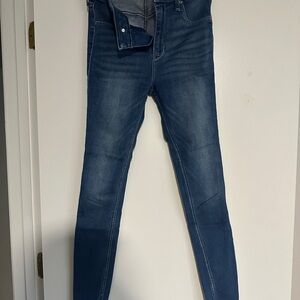 Abercrombie & Fitch Blue High Rise Skinny Jeans Leggings with frayed bottoms